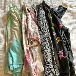 Three old navy t-shirts with free gift 🎁